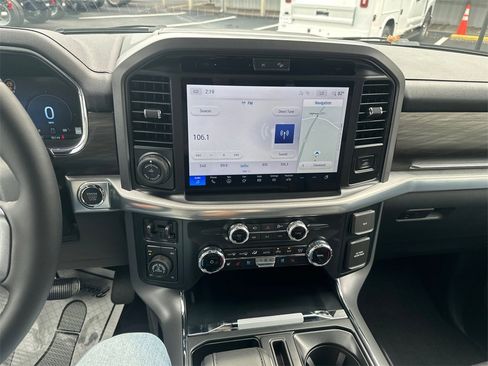 New 2025 Ford F150 Lariat w/ Equipment Group 501A Mid image 24