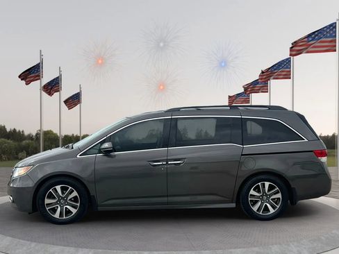 Used 2015 Honda Odyssey Touring Elite image 4