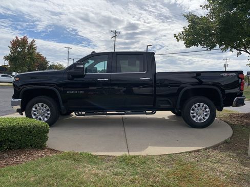 Used 2024 Chevrolet Silverado 2500 LTZ image 7