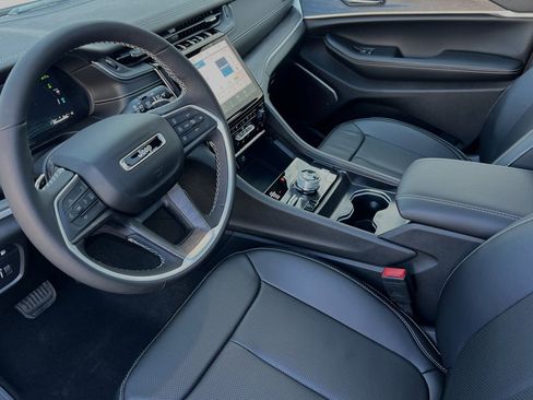 New 2024 Jeep Grand Cherokee Limited 4xe w/ Luxury Tech Group II image 7