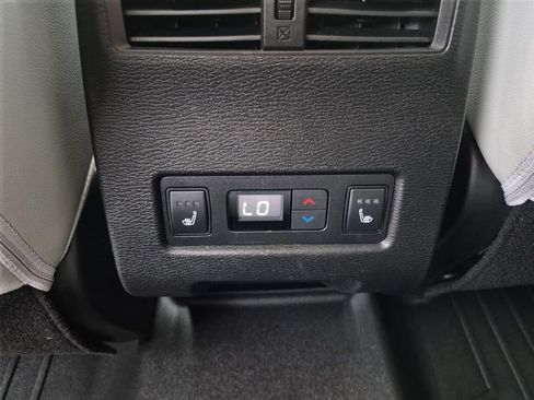 Used 2024 Mitsubishi Outlander SEL FWD image 16