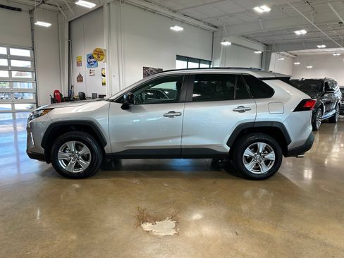 Used 2025 Toyota RAV4 LE AWD/4WD image 5