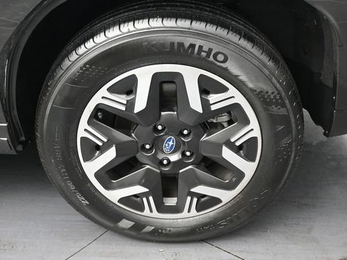 Used 2025 Subaru Forester w/ Convenience Package #1 image 32