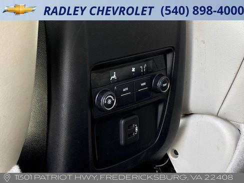 Certified 2024 Buick Enclave Essence AWD/4WD image 13