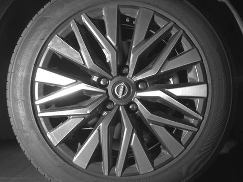Used 2025 Nissan Altima 2.5 SV FWD image 13