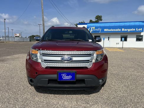 Used 2014 Ford Explorer XLT w/ Equipment Group 202A image 3