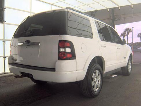Used 2008 Ford Explorer XLT image 4