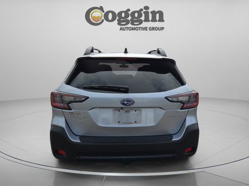 Used 2025 Subaru Outback Premium AWD/4WD image 4