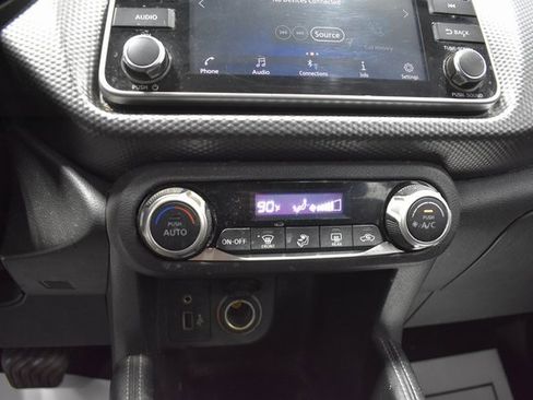 Used 2020 Nissan Kicks SV image 18