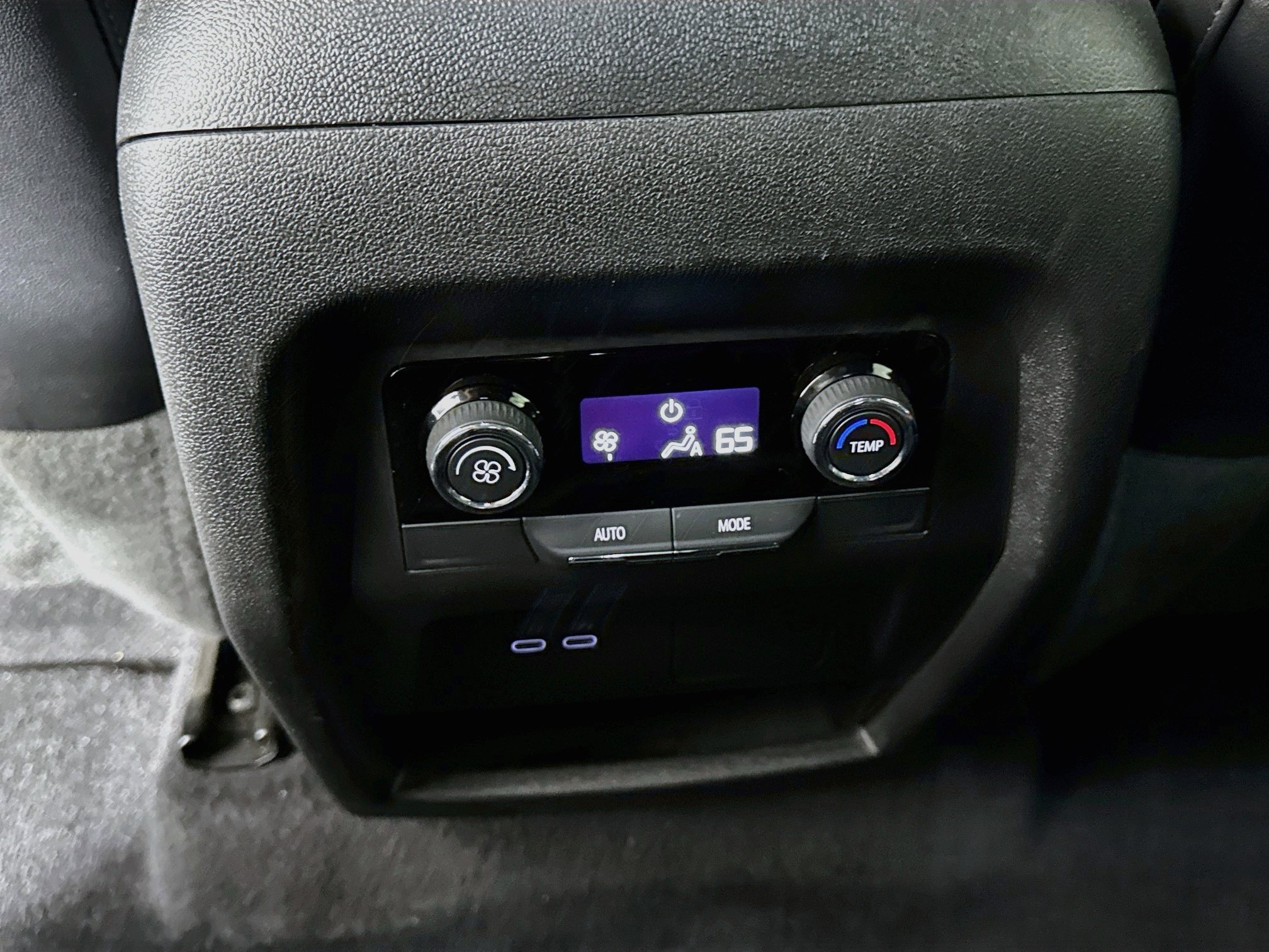 Used 2025 Chevrolet Traverse LT FWD image 27