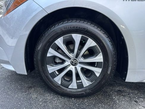 Used 2021 Toyota Corolla LE image 24