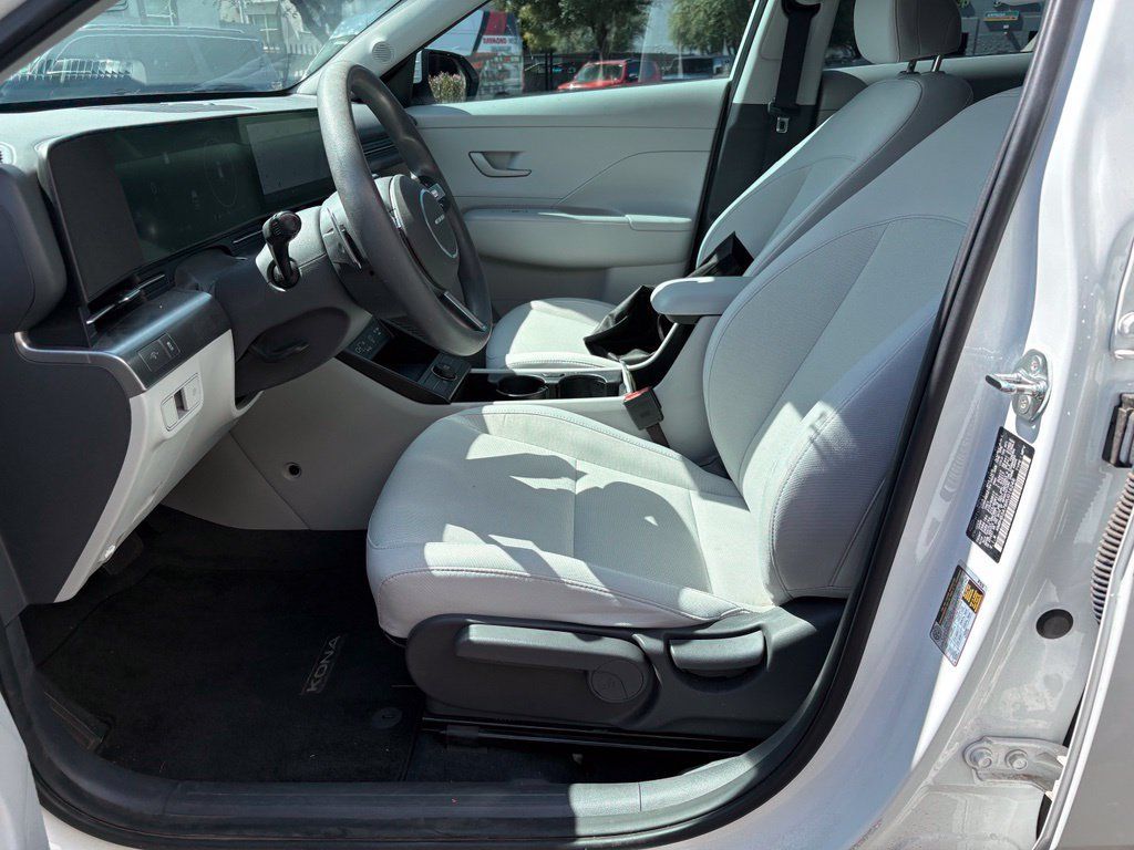 Used 2024 Hyundai Kona SE FWD image 9