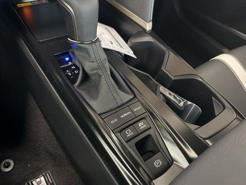 New 2026 Toyota Camry Hybrid AWD/4WD image 16