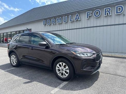 Certified 2023 Ford Escape Active w/ Tech Pack #1 AWD/4WD image 1