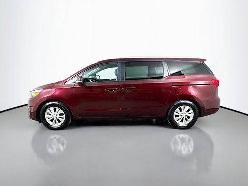 Used 2017 Kia Sedona LX w/ LX Essentials Premium Package FWD image 2