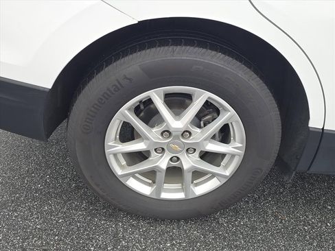 Used 2023 Chevrolet Equinox LT w/ Driver Convenience Package image 12