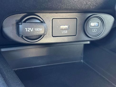 Used 2022 Hyundai Elantra SEL image 25