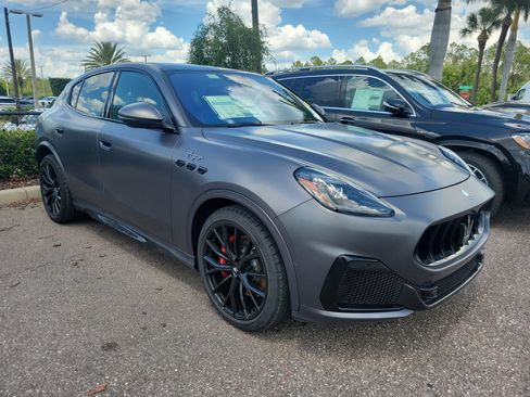 Used 2025 Maserati Grecale Trofeo AWD/4WD image 2
