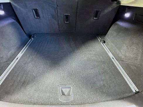 Used 2017 Cadillac XT5 Luxury image 27