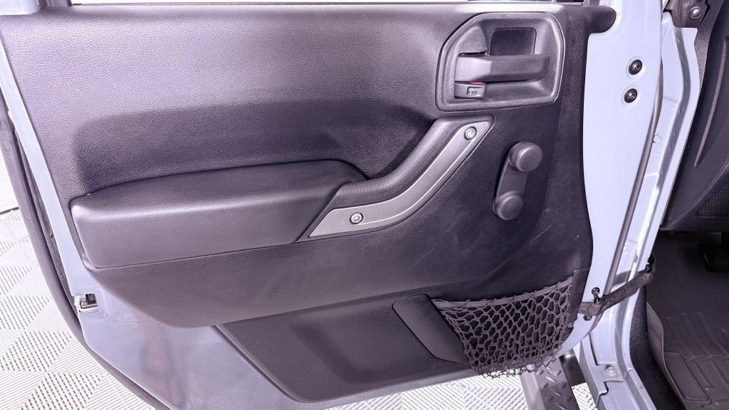 Used 2014 Jeep Wrangler Sport AWD/4WD image 9