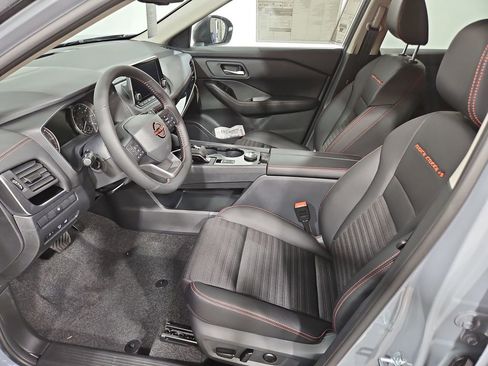 New 2026 Nissan Rogue SV AWD/4WD image 9