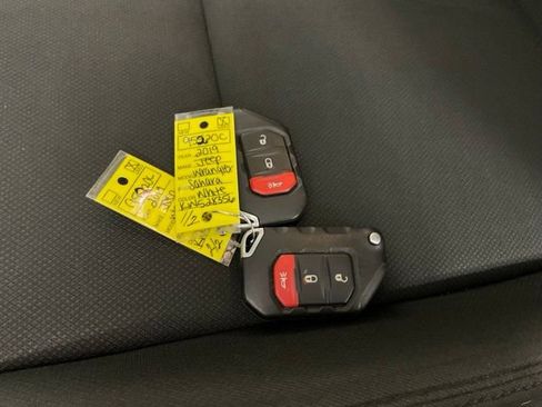 Used 2019 Jeep Wrangler Unlimited Sahara AWD/4WD image 53