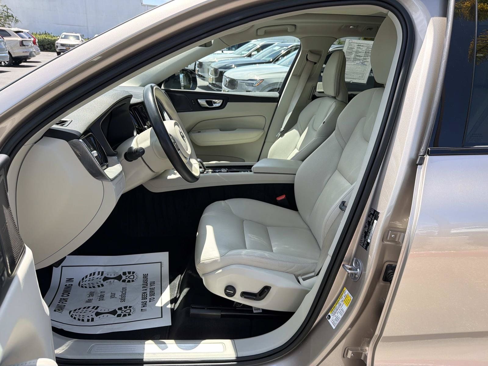Certified 2023 Volvo XC60 B5 Plus w/ Climate Package AWD/4WD image 17