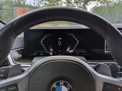 Used 2024 BMW X6 xDrive40i w/ M Sport Professional Package AWD/4WD image 16