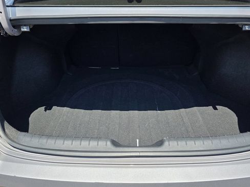 Used 2025 Hyundai Elantra SEL FWD image 31