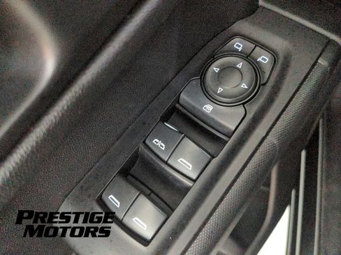 Used 2019 Chevrolet Silverado 1500 Custom w/ Custom Value Package AWD/4WD image 23