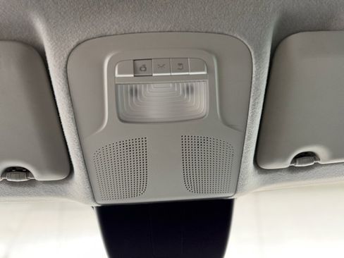 Used 2018 Mercedes-Benz Metris w/ Blind Spot Assist Package image 46