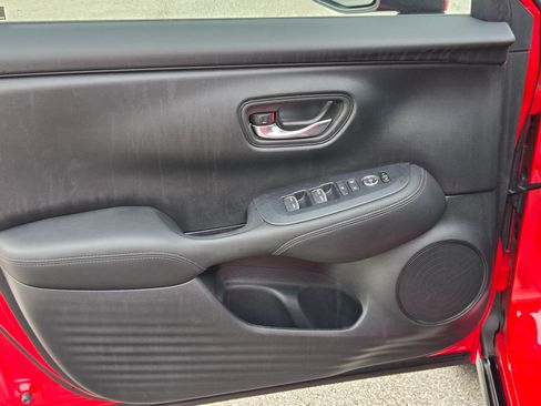 Used 2025 Honda HR-V EX-L image 10