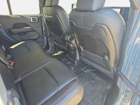 Used 2024 Jeep Wrangler Unlimited Rubicon AWD/4WD image 11