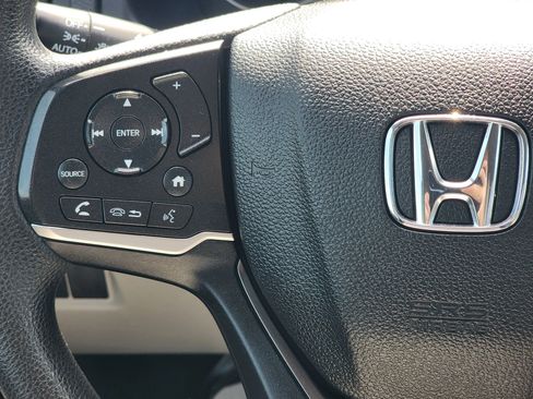 Used 2019 Honda Pilot LX image 11