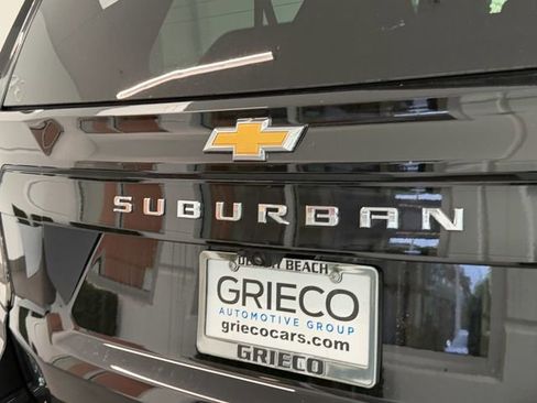Used 2025 Chevrolet Suburban Premier AWD/4WD image 13
