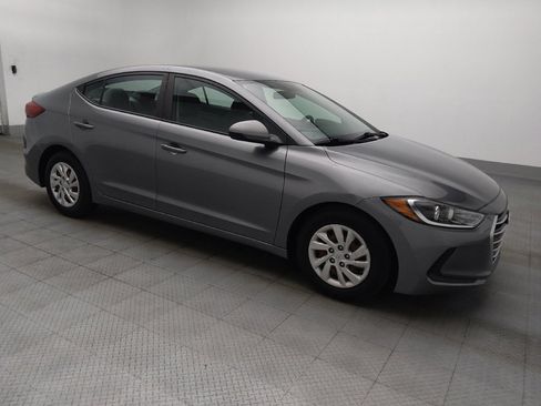 Used 2018 Hyundai Elantra SE w/ Cargo Package FWD image 11