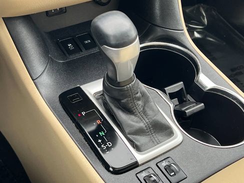 Used 2015 Toyota Highlander XLE image 23