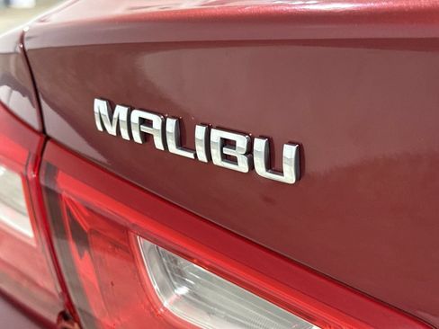 Used 2017 Chevrolet Malibu LT FWD image 25