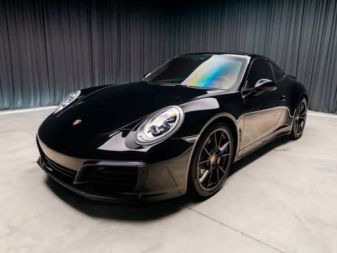 Used 2018 Porsche 911 Carrera 4S image 10