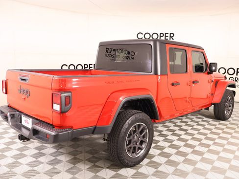 Used 2023 Jeep Gladiator Sport AWD/4WD image 19
