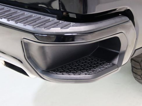 Used 2021 Chevrolet Silverado 1500 LT Trail Boss w/ Bed Protection Package image 12