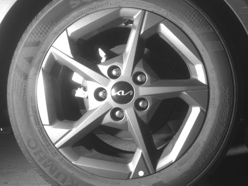 Used 2025 Kia K4 LXS image 15