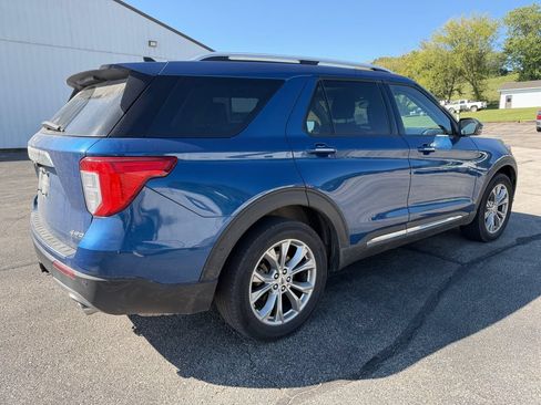 Used 2021 Ford Explorer Limited w/ Equipment Group 301A AWD/4WD image 3
