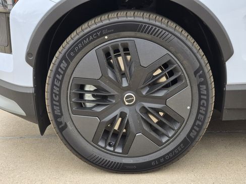 New 2026 Volvo EX30 Cross Country Ultra image 12