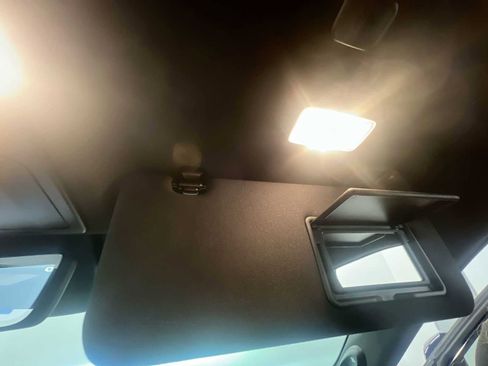 Used 2023 Toyota Highlander Platinum image 34