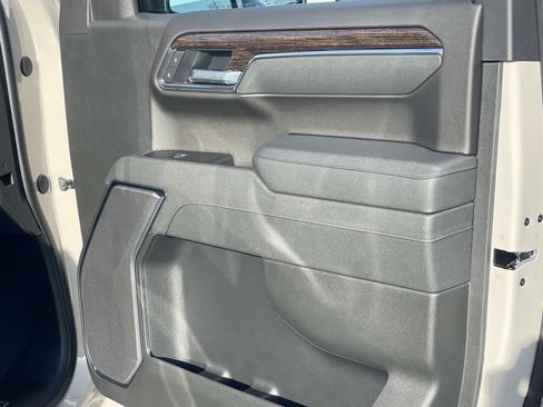 New 2026 GMC Sierra 1500 SLE w/ Preferred Package image 23