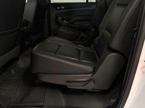 Used 2020 Chevrolet Suburban LT image 23