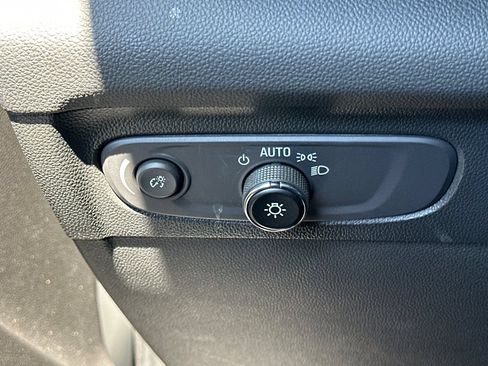 Used 2023 Buick Envision Essence FWD image 36