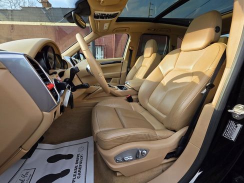 Used 2013 Porsche Cayenne image 22