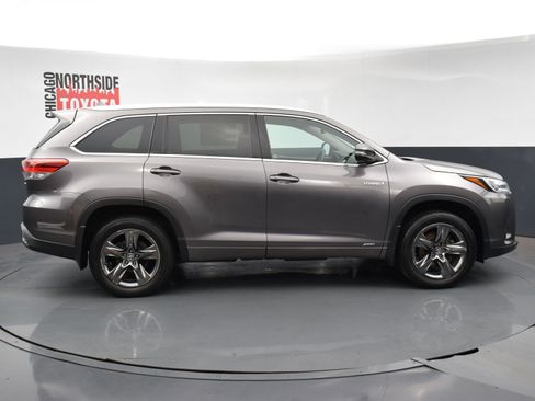 Used 2017 Toyota Highlander Limited Platinum image 5